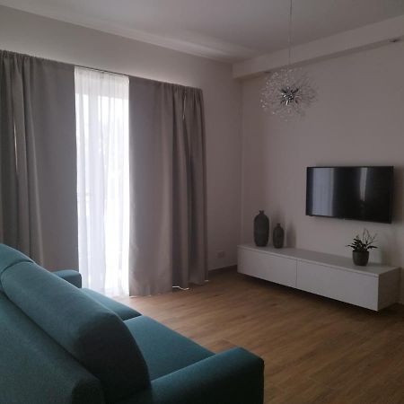 Coral Reef Apartments Сейнт Полс Бей Екстериор снимка