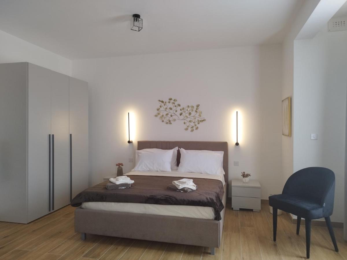 Coral Reef Apartments Сейнт Полс Бей Екстериор снимка