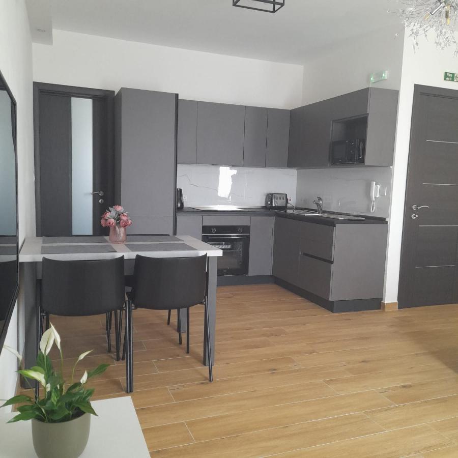 Coral Reef Apartments Сейнт Полс Бей Екстериор снимка