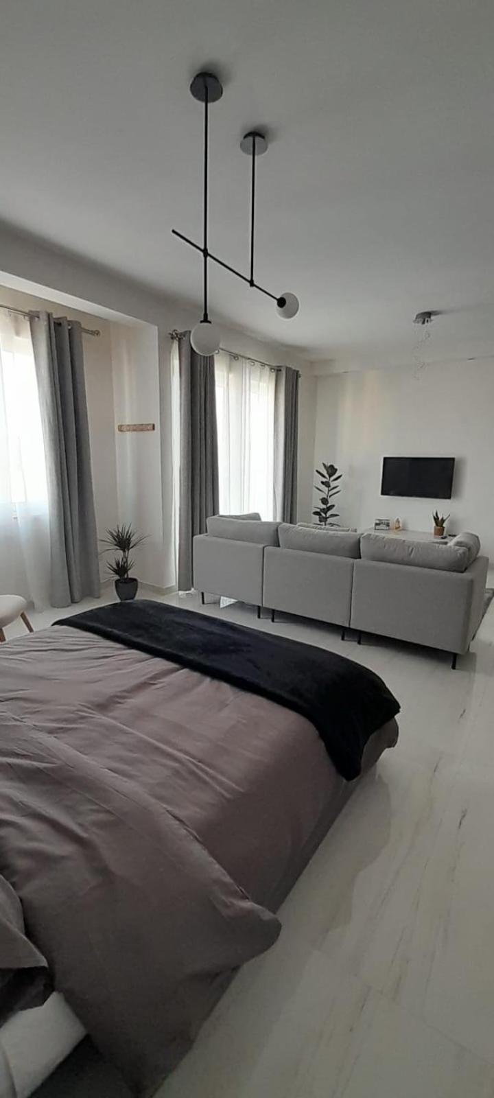 Coral Reef Apartments Сейнт Полс Бей Екстериор снимка